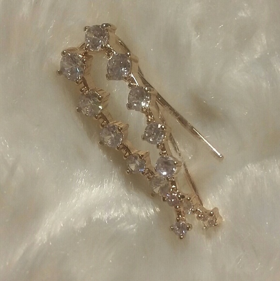 💥LAST ONE💥Gold Plated CZ Diamond Cuff Earrings - Picture 3 of 4